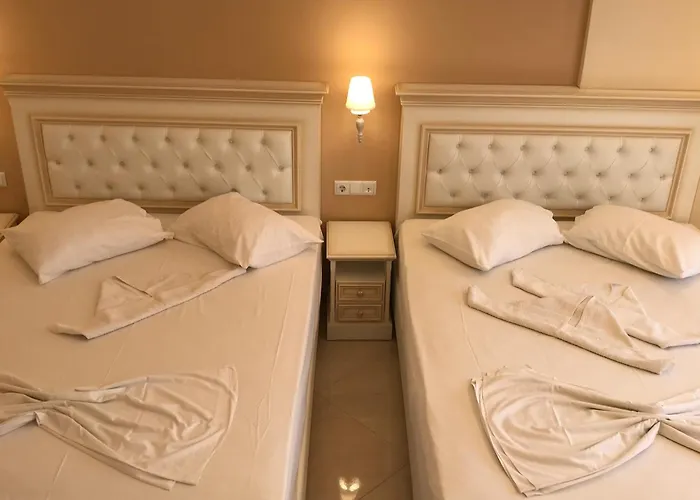 Elxis Luxury Resort