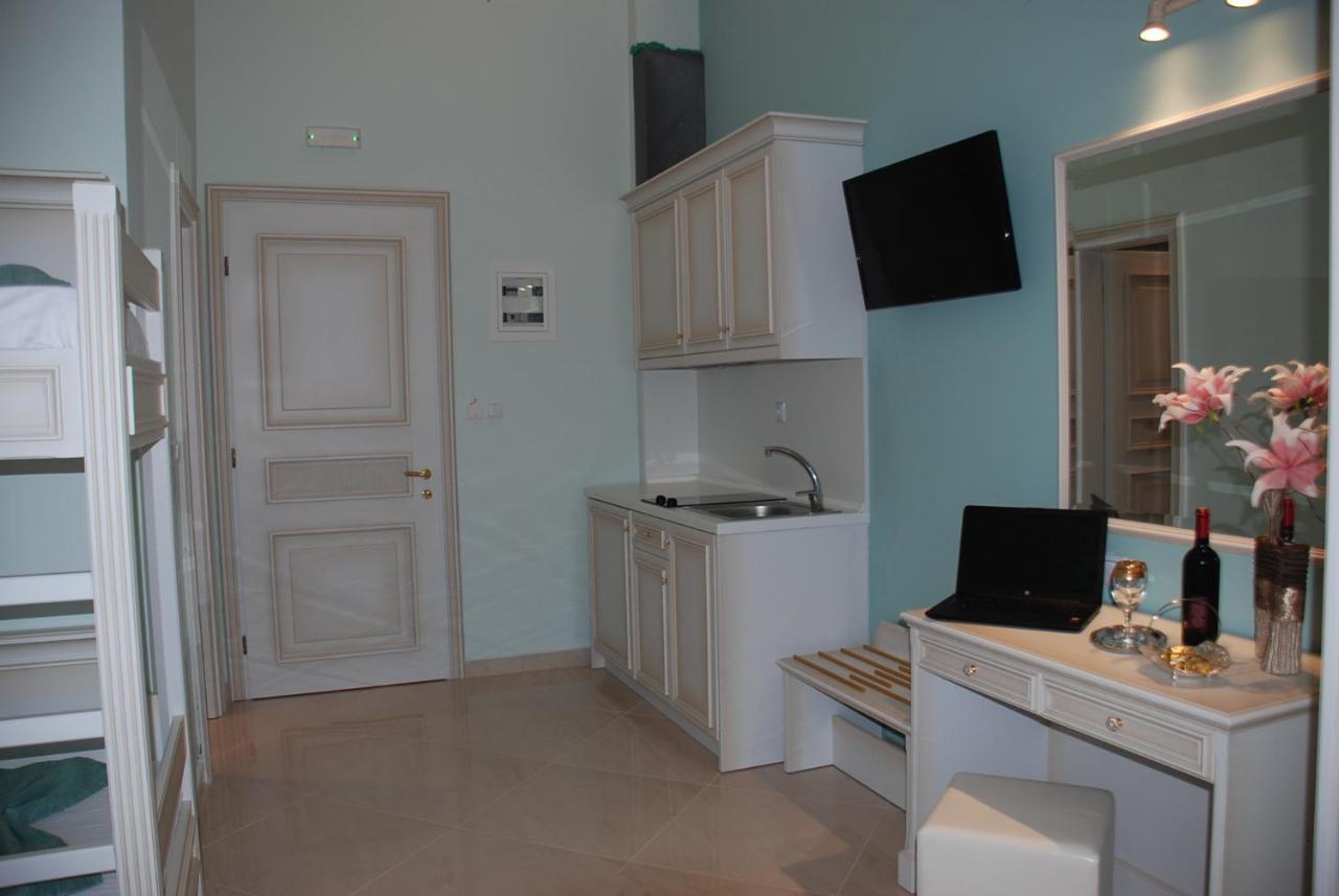 Elxis Luxury Nea Vrasna