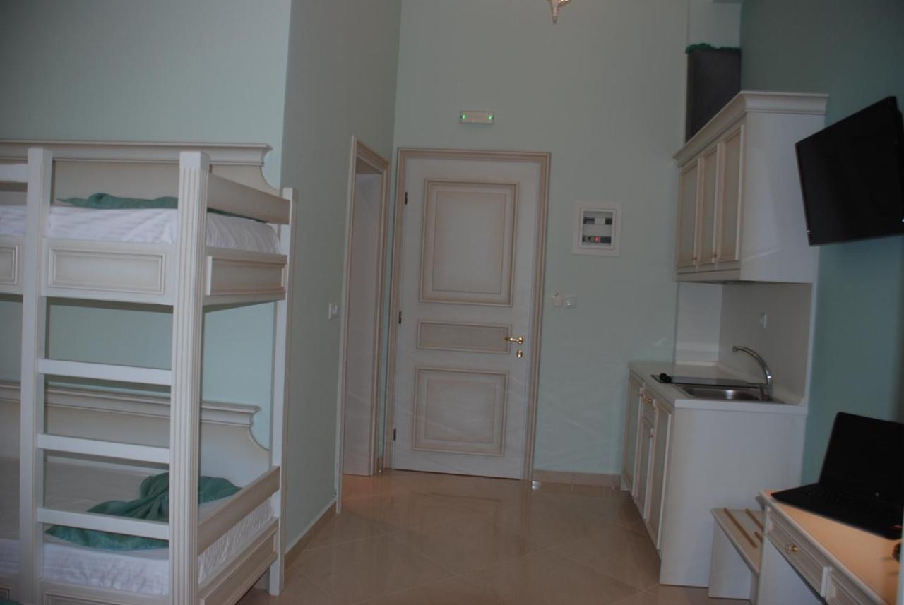 Elxis Luxury Nea Vrasna